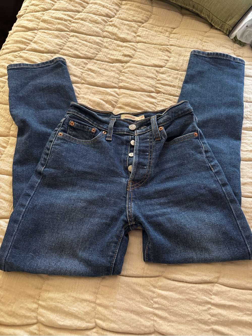 Levi’s Wedgie Straight Jeans Darkwash Button Fly Size 25